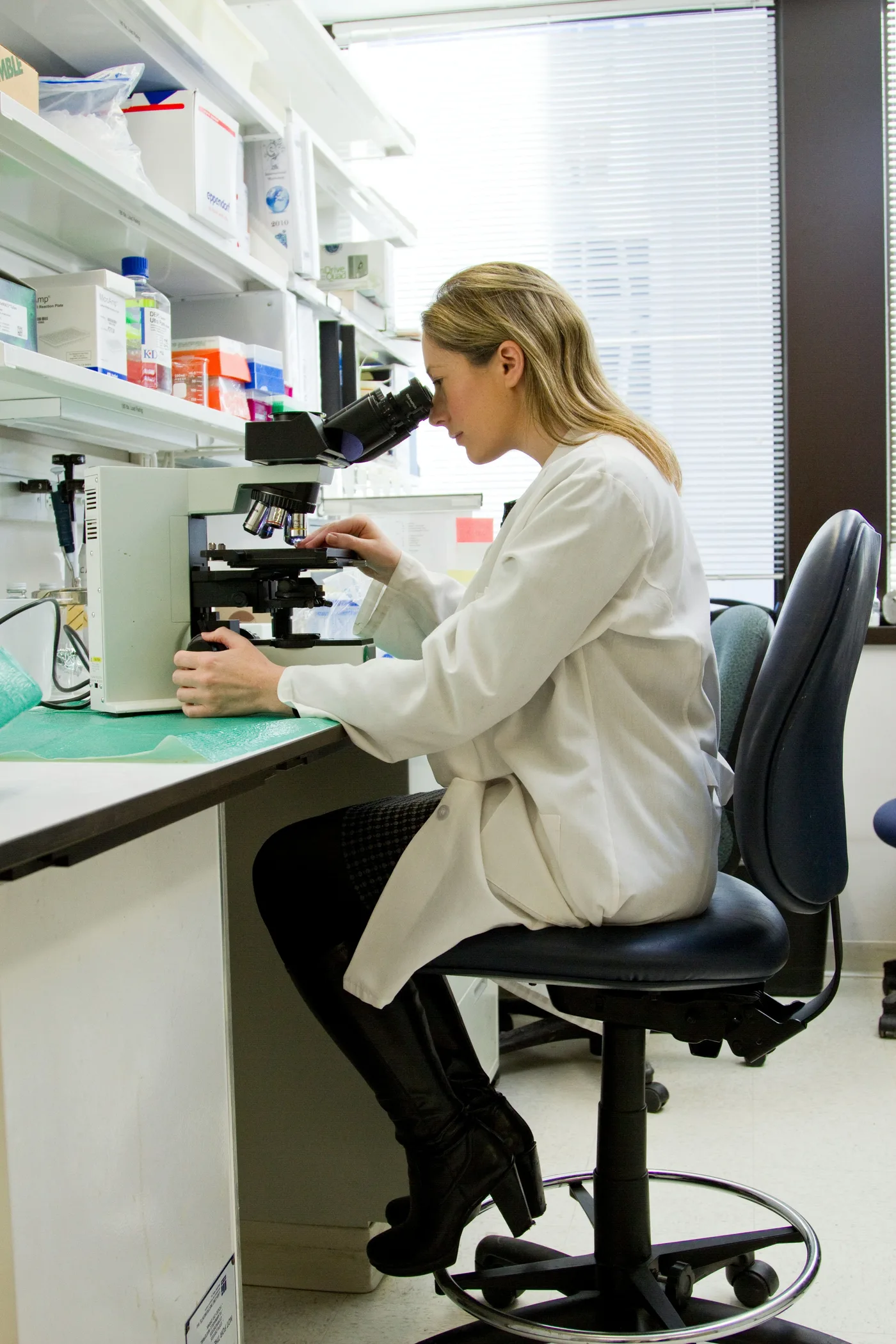 Análisis microbiológico en laboratorio