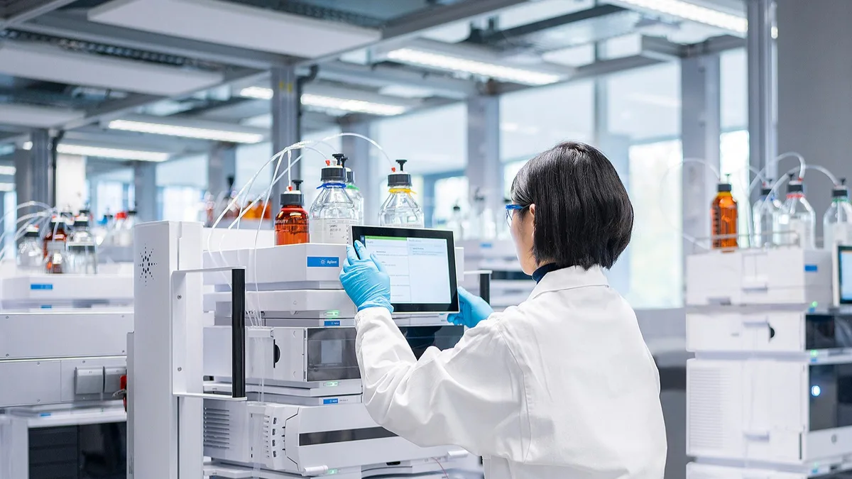 Mantenimiento de componentes en cromatógrafo HPLC